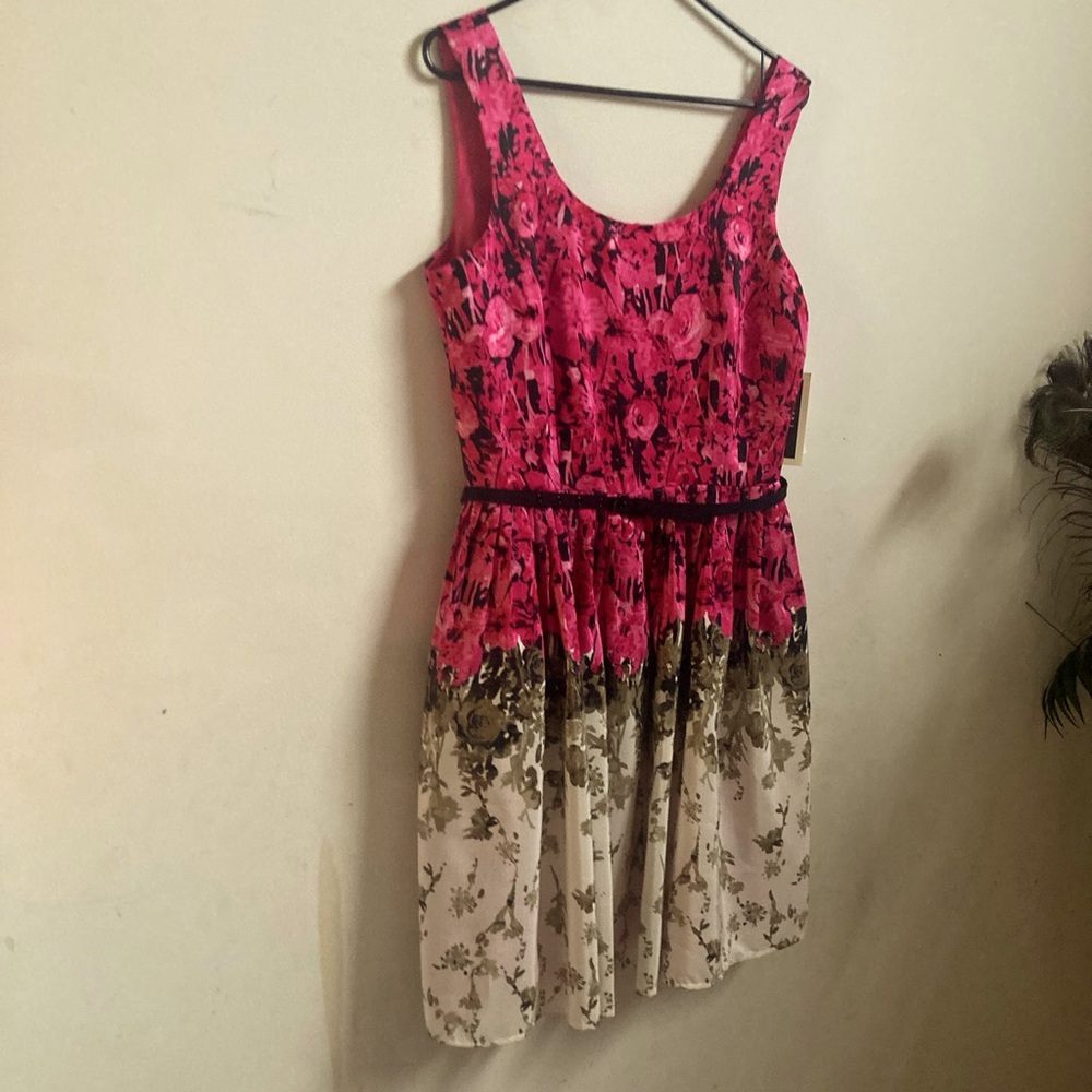 Julian Taylor New York. SZ 8. Dress